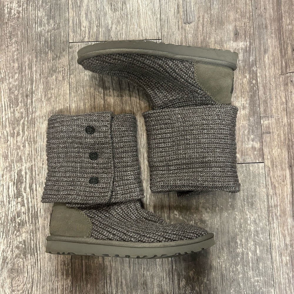 Knit ugg boots with buttons